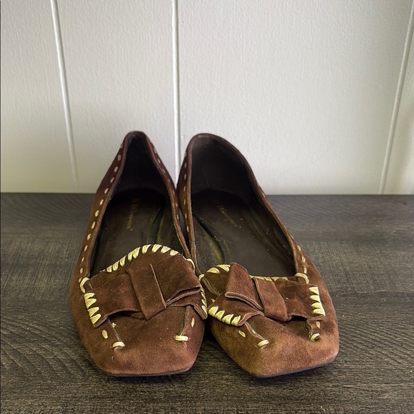 BCBGeneration Brown Flats with Bow Accent - Picture 1 of 4